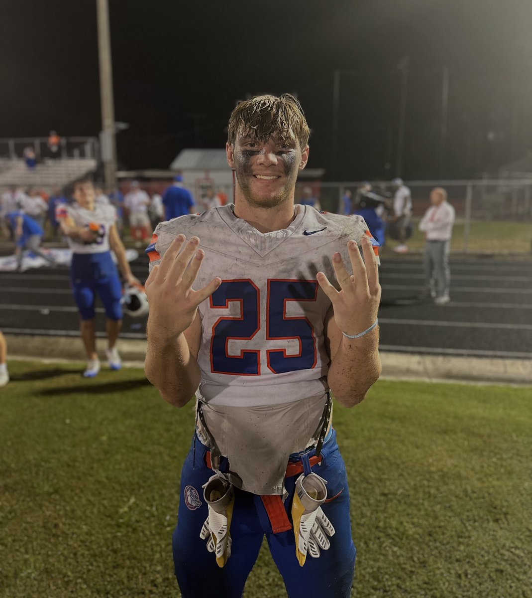 1010 XL / 92.5 FM (@1010xl) on Twitter photo A Florida High School football record has been BROKEN!
Bolles’ Sophomore RB Xander Edwards has broken former Yulee star Derrick Henry’s record for the most rushing touchdowns in a single game in FHSAA history!
<a href="/Edwards17Xander/">Xander Edwards</a> found the end-zone EIGHT TIMES in route to the A Florida High School football record has been BROKEN!
Bolles’ Sophomore RB Xander Edwards has broken former Yulee star Derrick Henry’s record for the most rushing touchdowns in a single game in FHSAA history!
<a href="/Edwards17Xander/">Xander Edwards</a> found the end-zone EIGHT TIMES in route to the