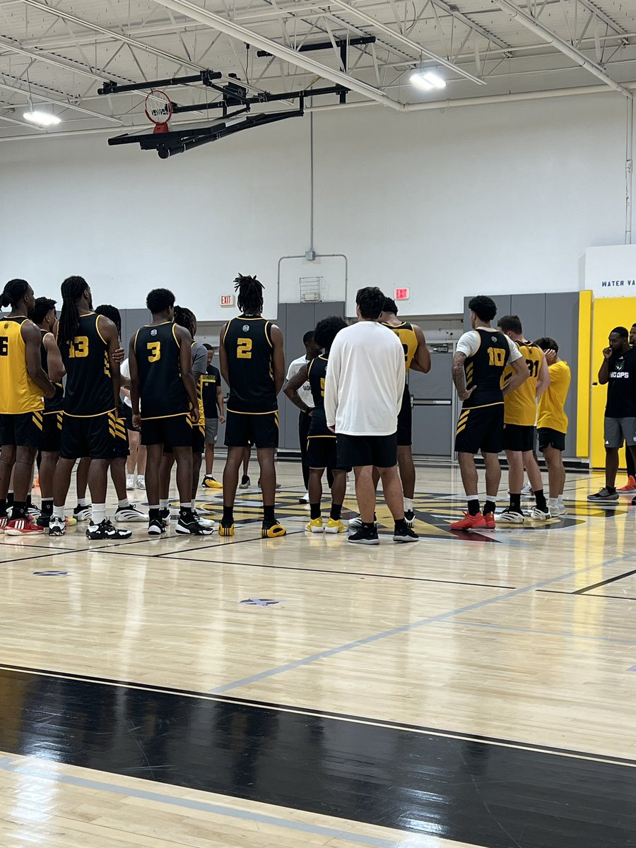 BTLHOOPS tweet media