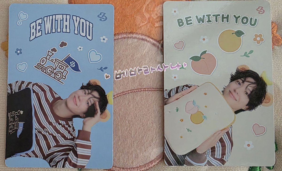 plainapogum's tweet image. OH MY GOD THE PHOTOCARD FOR THE 13" LAPTOP SLEEVE IS SO CUTE 😭😭😭😭😭😭😭😭😭😭😭😭

he's an exact copy of the standee at the back 😉

#parkbogum #박보검┊@bogummy
— #bewithyou merch