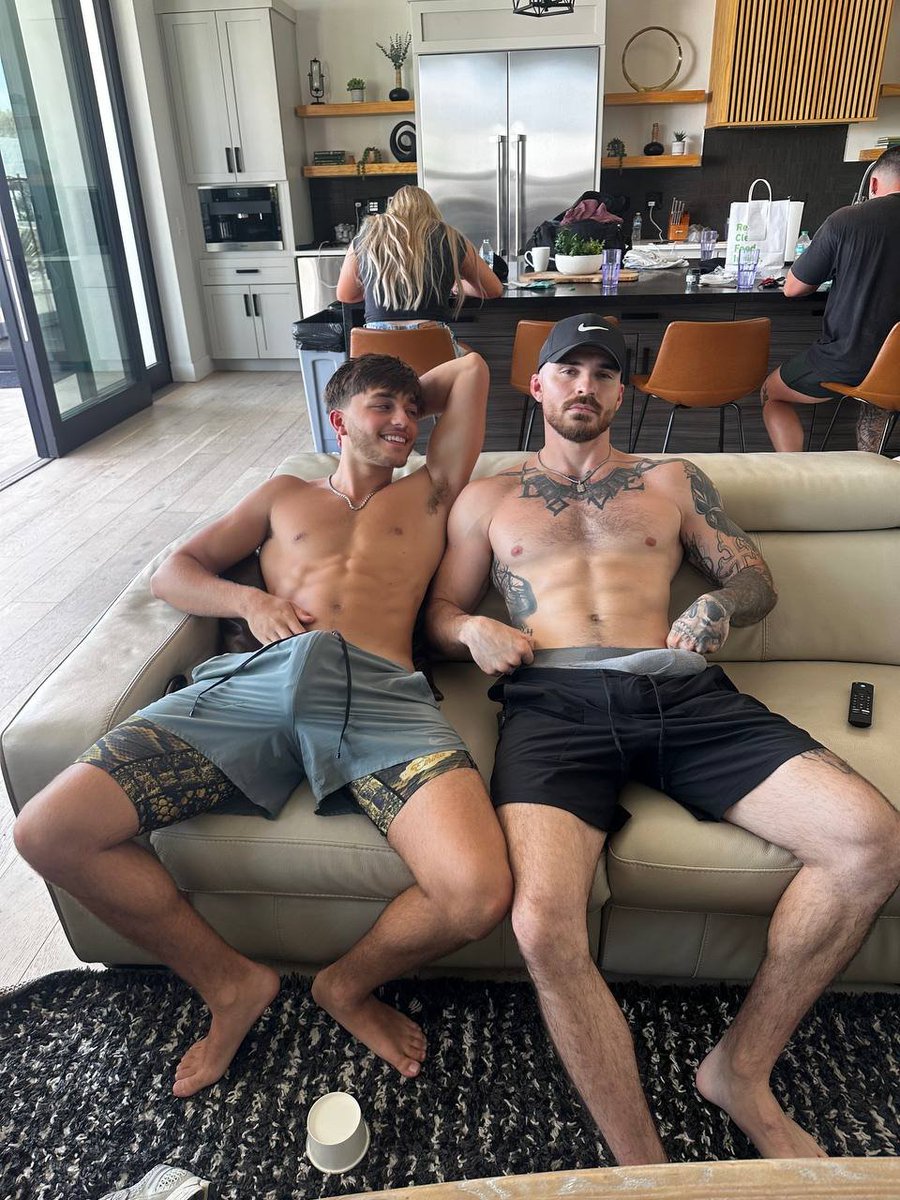 flowastheta00_'s tweet photo. Watch out for this collab😈😈 https://t.co/srJumcYkzR