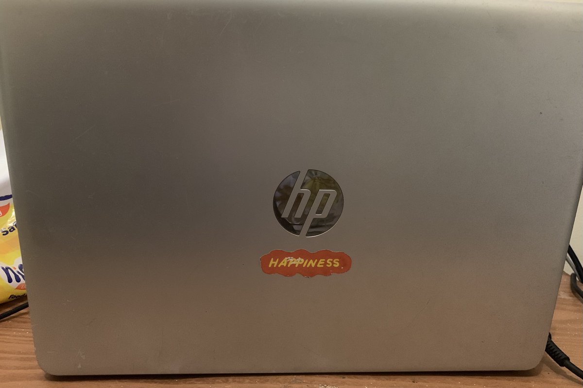 anythin9s's tweet image. 💻 WTS WTB #laptopsecond #zonauang️ #wtb #wts 
HP Laptop 14-bs0xx Intel(R) Core(TM) i3-6006U CPU @ 2.00GHz (4 CPUs), ~2.0GHz (spesifikasi lengkap ada di foto)
pemakaian pribadi, udah ga kepake lagi BU
(-) 🔋 bocor harus dicharge
(-) dent sedikit seperti di foto
💸 2jt bisa nego