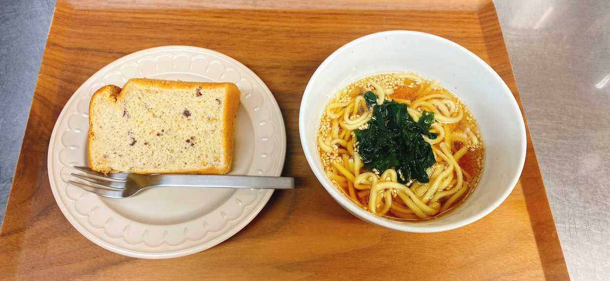 torikoya_a_e's tweet photo. 本日は本店営業と

京都岡崎マルシェに出店してます😊

マルシェでは特別に
「おやつラーメンセット」を販売しています！

どちらも宜しくお願いします😊 https://t.co/UsUawIRbVk