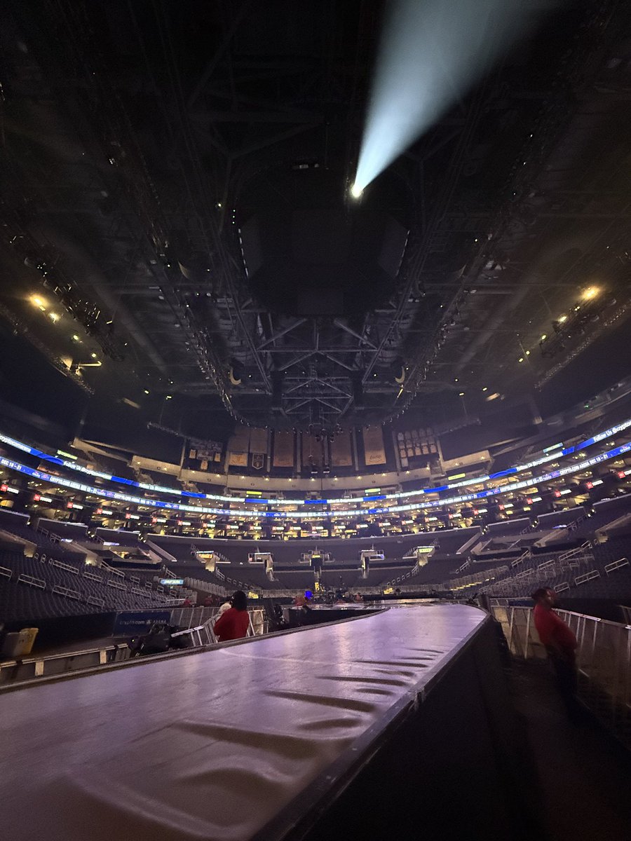 Suki Waterhouse tweet media