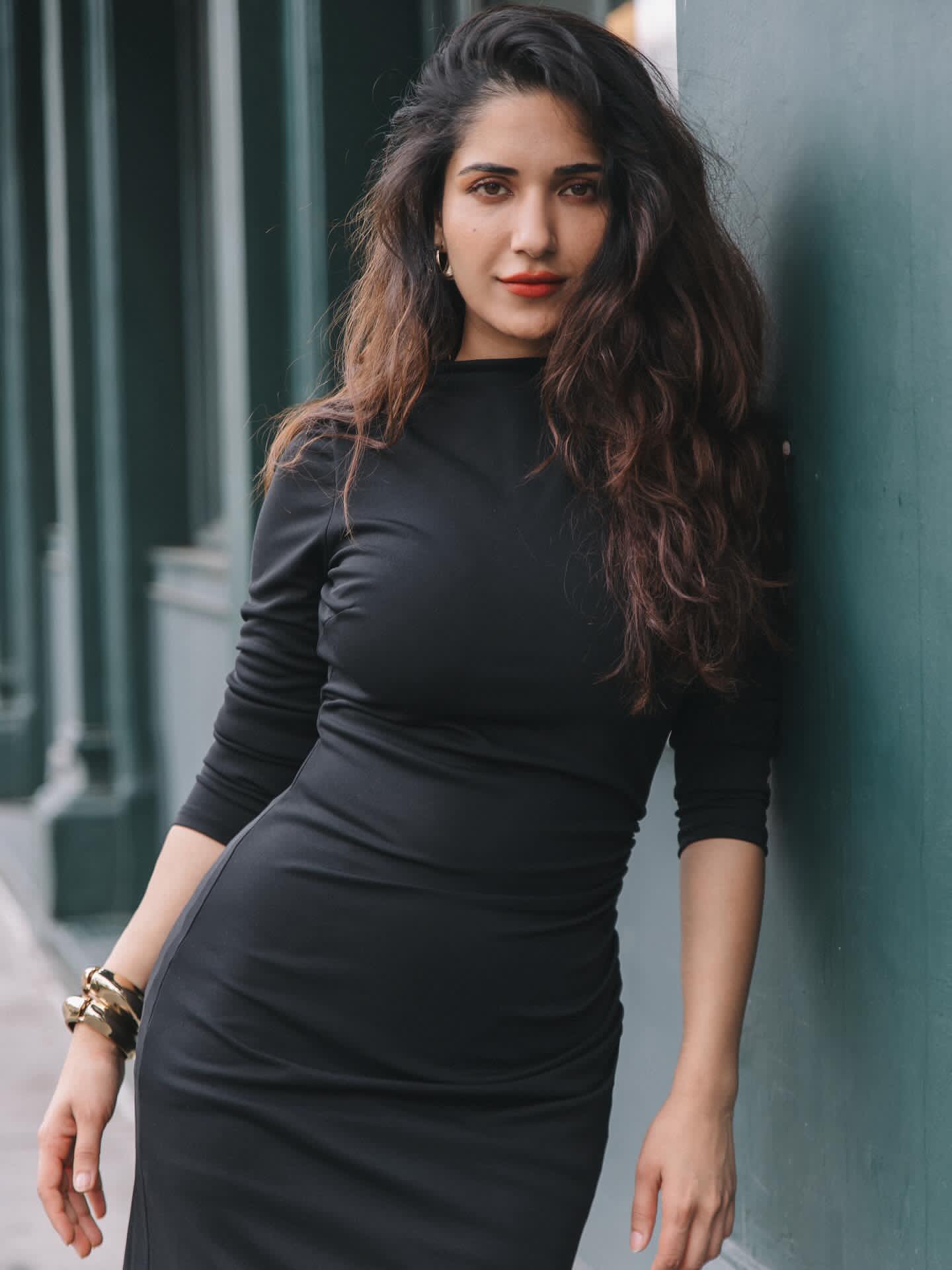 G10YpIIbUAAdchI?format=jpg&name=large