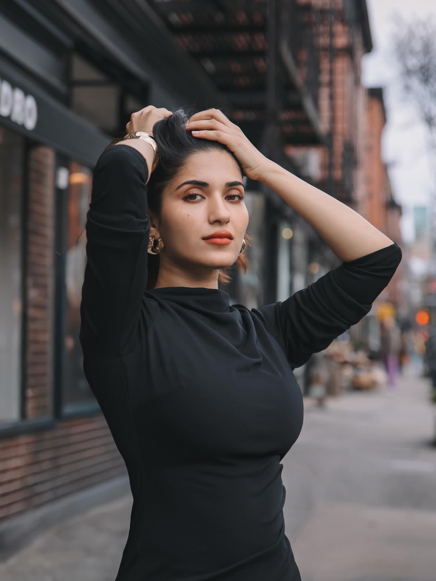 G10YpKMb0AEK_4C?format=jpg&name=large