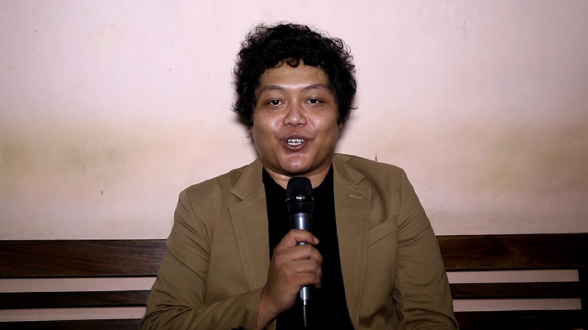 pandji's tweet photo. Kalau Jui Purwoto kurus, dia mirip Bruno Mars https://t.co/dcBRIEiDbv