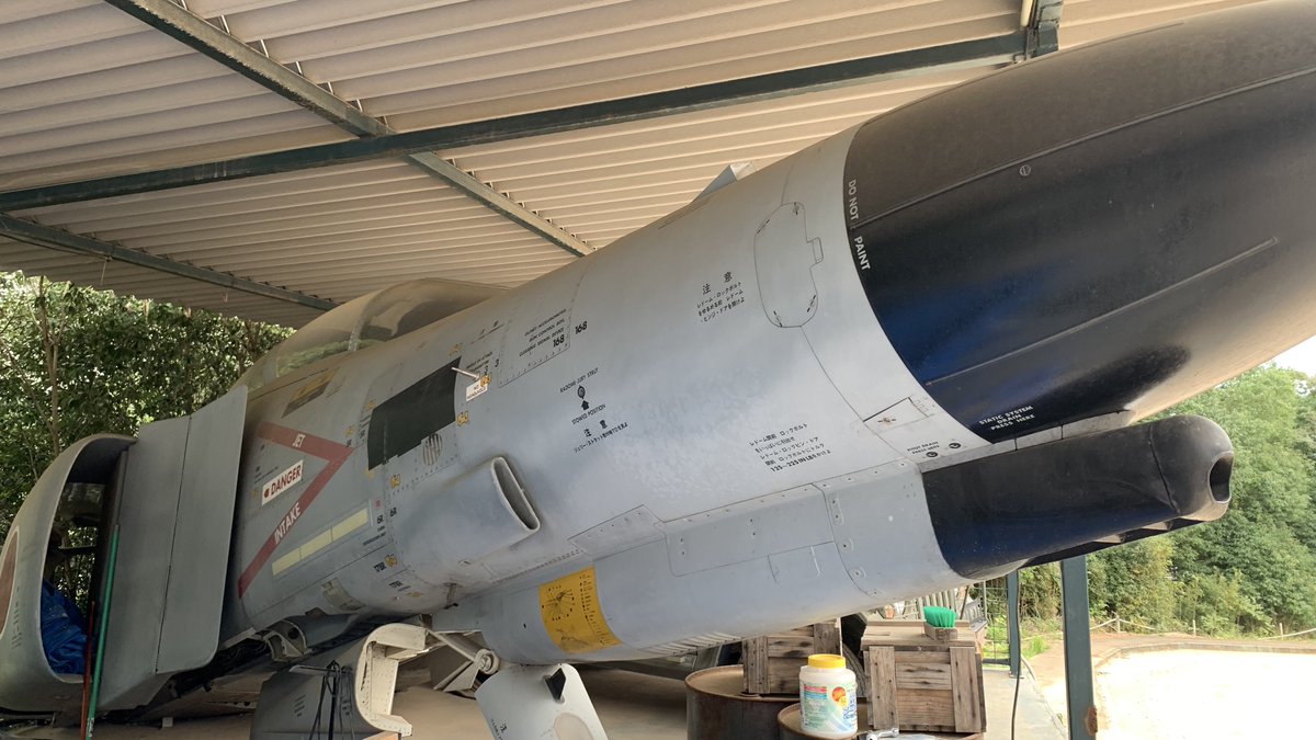 himetsur's tweet image. ZETAがメタルギアサバゲーしてたとこきた
戦闘機が置いてあります