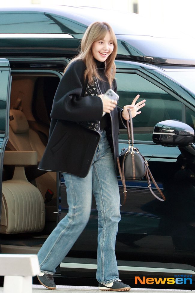 LISANATIONS_'s tweet image. #LISA at ICN, en route to Paris 🛫