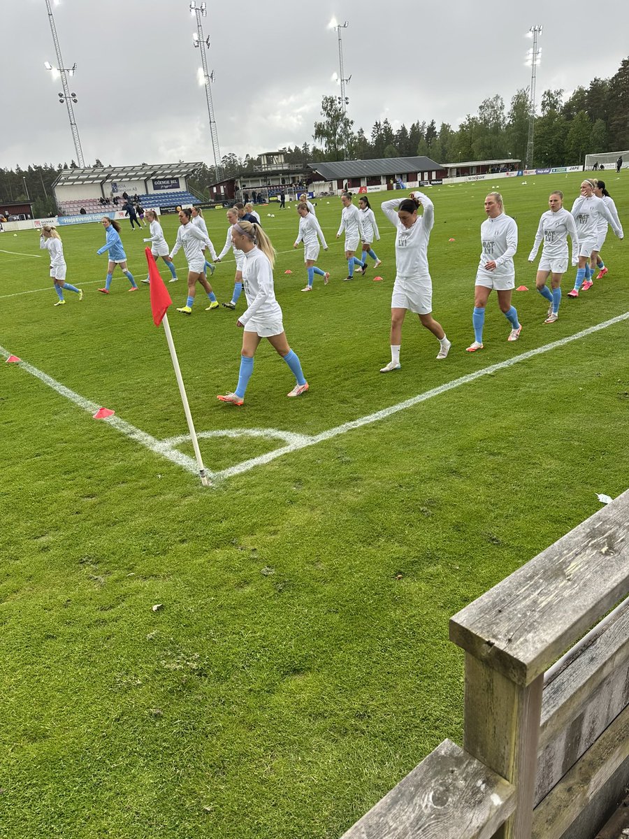 Töserna spelar idag