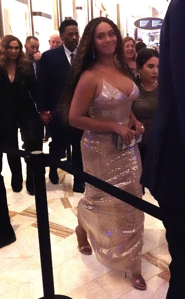 beynoir's tweet photo. they tore her up for this look but she looked CRAZY good https://t.co/efMJqkOObQ