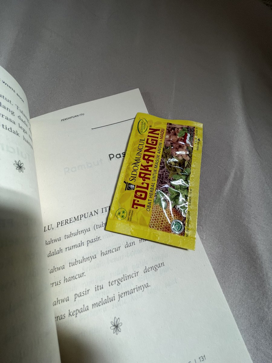 dwikyota's tweet photo. the book         vs        the bookmark https://t.co/4GWBftk8WN