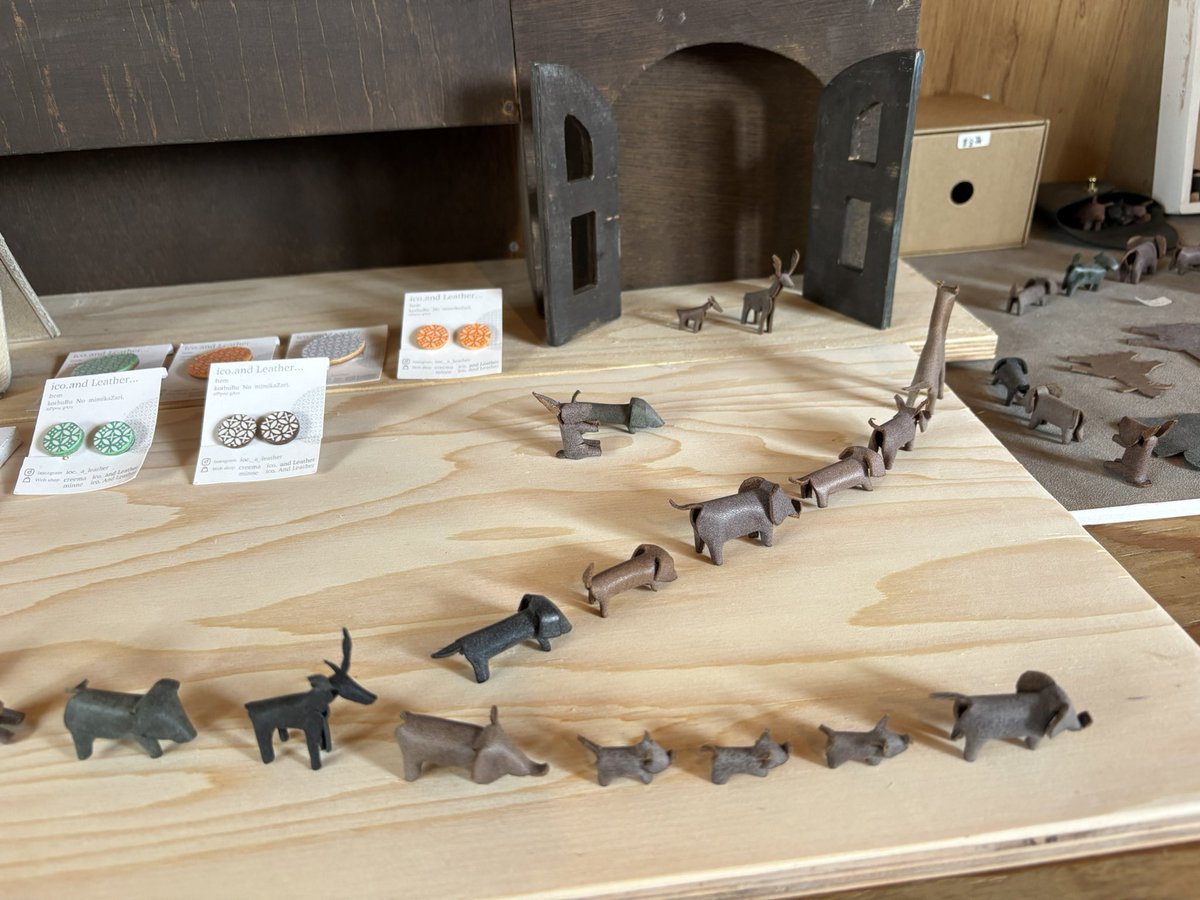 isnmknkiwamari's tweet photo. 本日もオープンしております!
開催中の展示
■目の星 鹿野颯斗個展「流れる目の途中」
■mado-beya企画 岩根愛、四倉由公彦、ちばふみ枝 3人展「Come Around」
■ ico. and Leather 展示販売
#石巻のキワマリ荘 #石巻 #art #アーティストランスペース #オルタナティブスペース #artistrunspace https://t.co/1qg5U17rOT