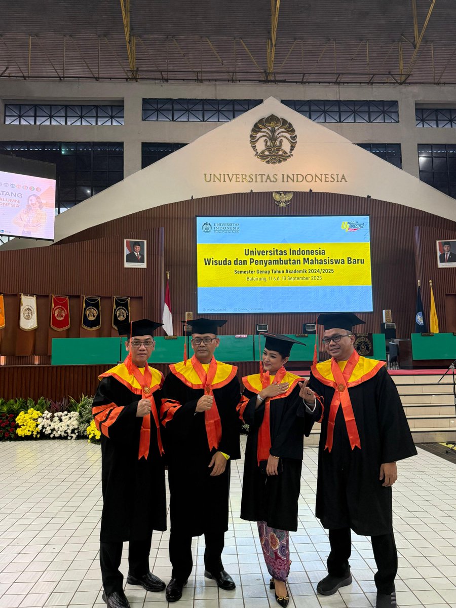 nastitislestari's tweet image. Percakapan Gen X

Before: &quot;Gaya apa nih biar kompak&quot;
After: tetep ga kompak🙄

Depok, 11 September 2025
@univ_indonesia 
@kriminologi_ui 
#FISIPUI