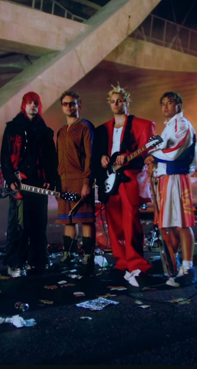 5sos_yuuna's tweet photo. ソスがまた新しい角度から戻ってきた😵‍💫
毎回楽しませてくれるからだいすき😵‍💫！ https://t.co/GD1KCKvrQg