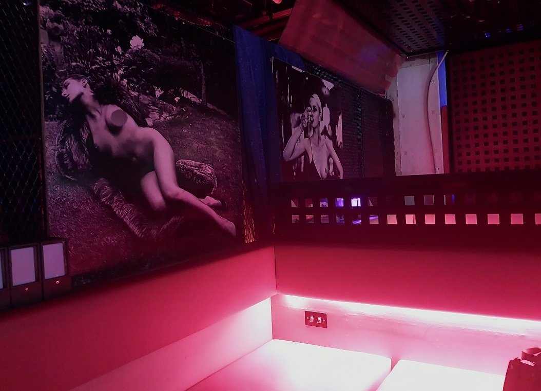 올해가 가기전 가볼곳
이디자라운지는 다녀왔고 압구정 구멍가게,송도 플러스 꼭한번 가봐야쥐🔞🔞
주말 즐섹들 하세요👠👠👠