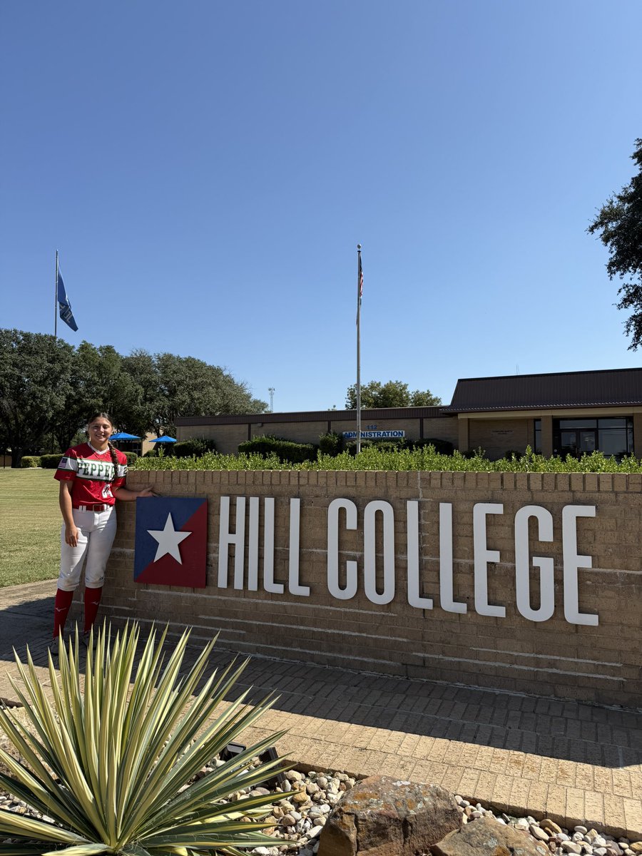 TStarr2027's tweet photo. Thank you so much for the invite coach @Melomel2992 @HillCollegeSB @HC_Athletics_  I had so much fun today, you have a great group of girls very sweet &amp; respectful loved every advise you all gave me! I can’t wait to be back #Rebelssoftball https://t.co/0sCeEb8yTt