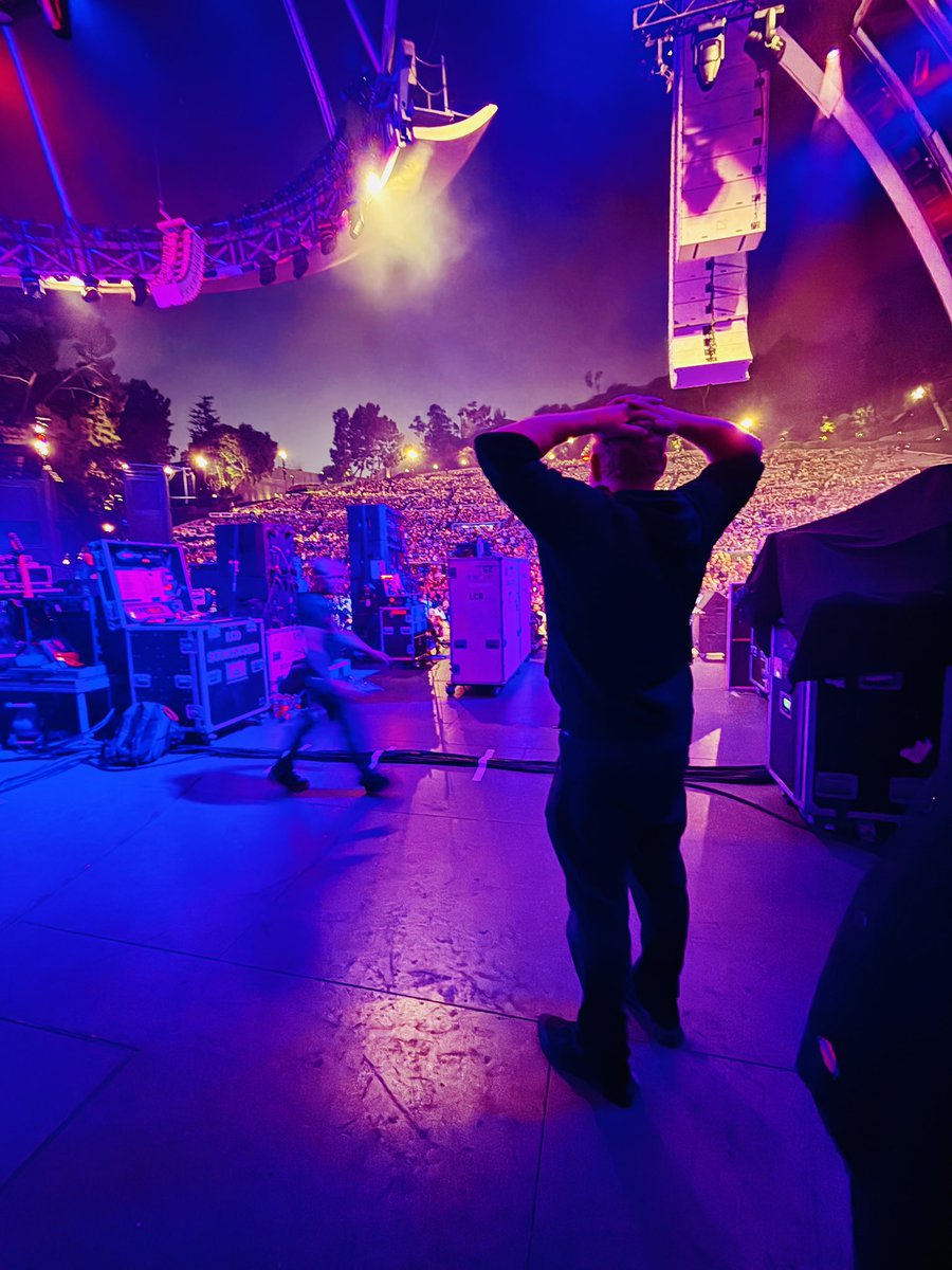 uncwax's tweet image. And so you wanted a hit
Well this is how we do hits
You wanted a hit
But that&apos;s not what we do

#lcdsoundsystem 
#hollywoodbowl