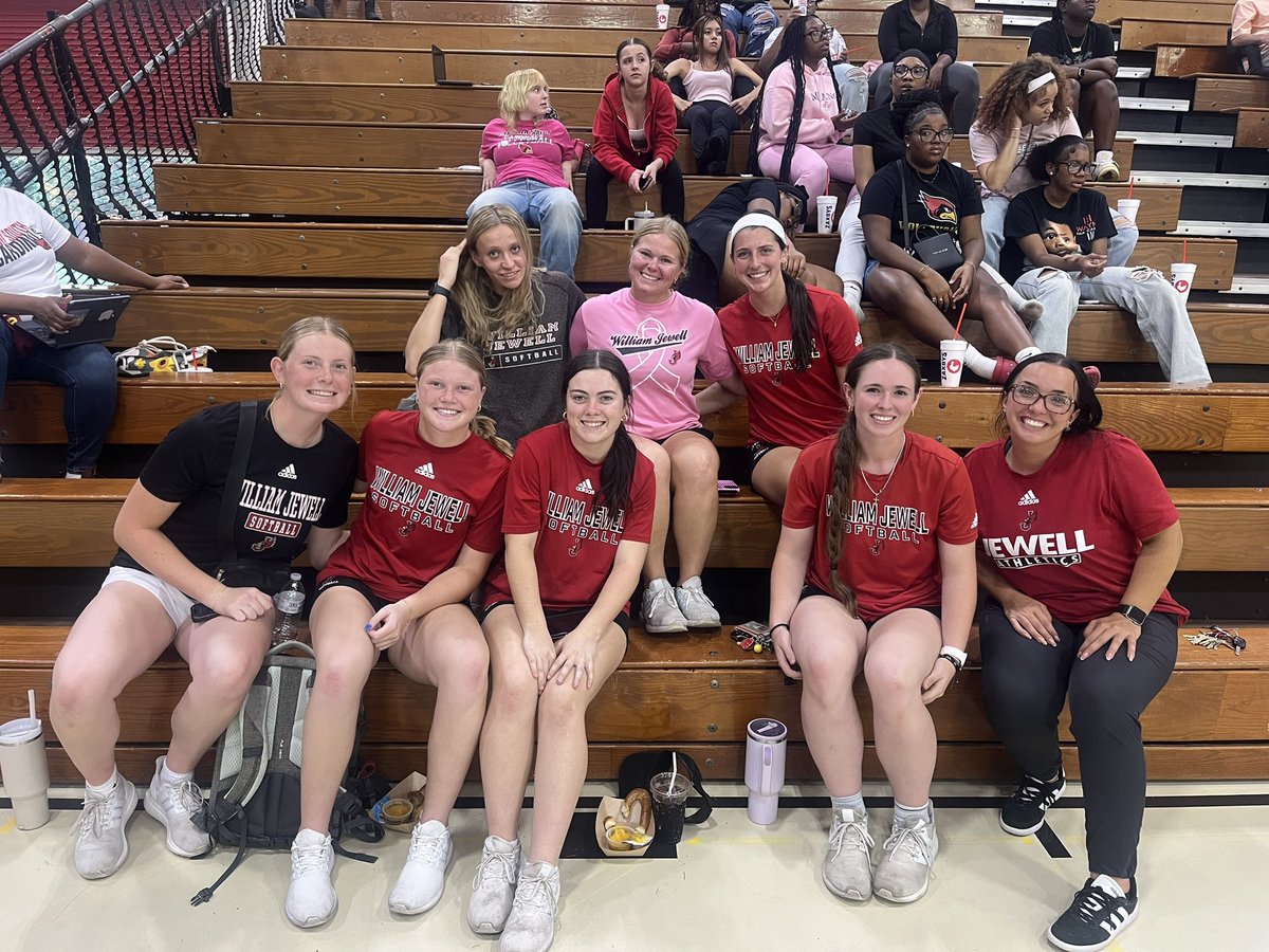 Emma Ryan tweet media