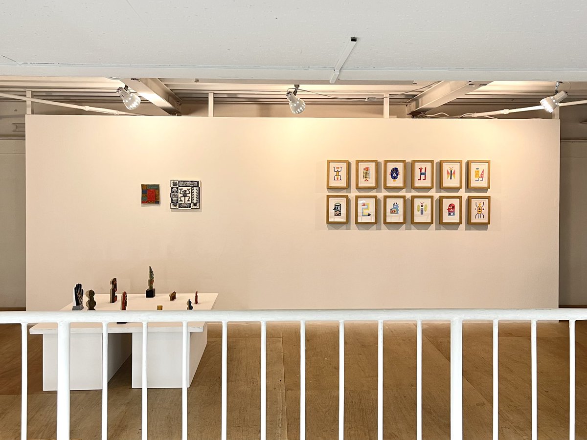 k_art_center's tweet photo. 9/27(土)亀戸アートセンター13時〜19時オープン。

昨日から前田裕 個展「co-form」始まりました！1階は陶芸＋油彩48点に加えZONSHANGとのコラボプリント作品も展示販売。2階はドローイングと祭壇のように並ぶ陶芸作品。チューバ奏者のTOHOさん制作の音楽も流れています。ぜひ体感しに来てください！ https://t.co/b6g1HuAKNB