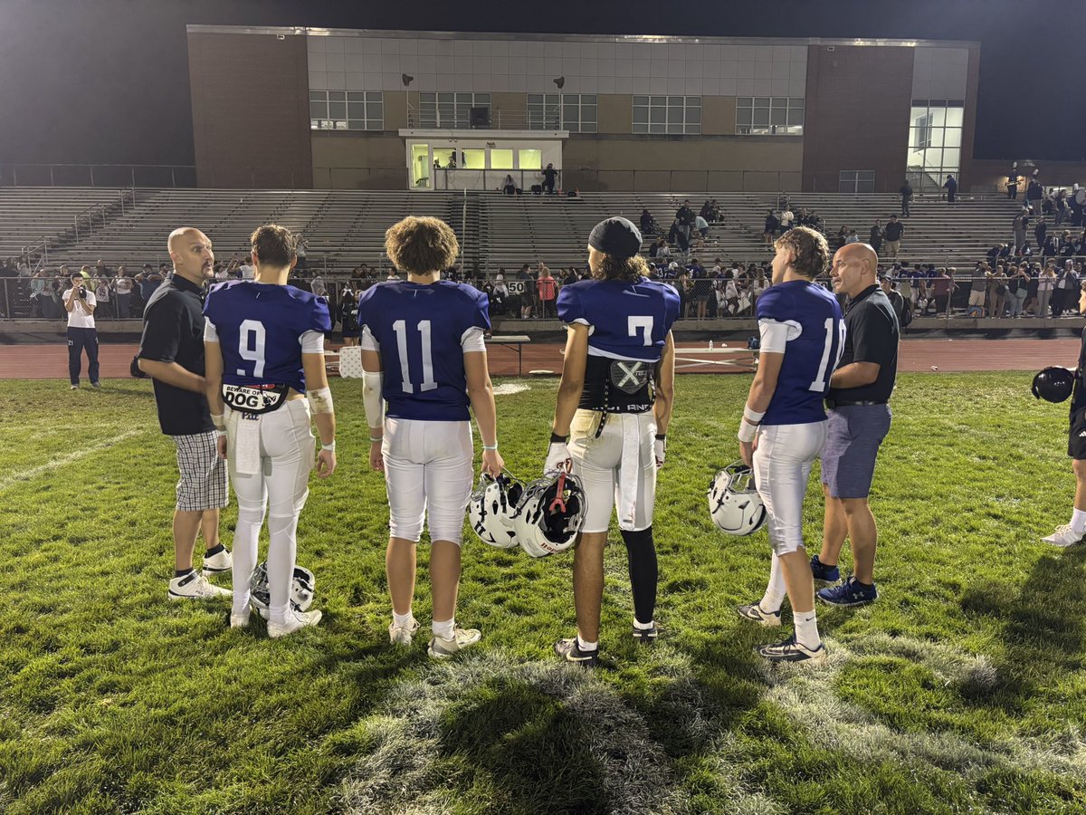 RyanBrownSr1's tweet photo. West York 48 (6-0) 
Eastern York 6 (4-2) 
FINAL!

QB Jensen Ferber who had nealry 300 total yds, 4 total touchdowns, 1 on the ground and 3 in the air! #WTG 

Ibraheem Fuentes-Bream was a menace on defensive with 5 tackles, 4 sacks and was voted as our BLM Hard Hat Defense POG! https://t.co/H0EFrElODV