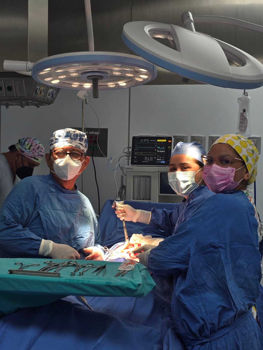 En la Clínica Hospital Palenque seguimos atendiendo urgencias quirúrgicas con éxito, gracias al profesionalismo de nuestro equipo.

Con la visión del Dr. Martí Batres Guadarrama, cada intervención prioriza la vida y bienestar de nuestras y nuestros pacientes. 🏥💙 #ISSSTE