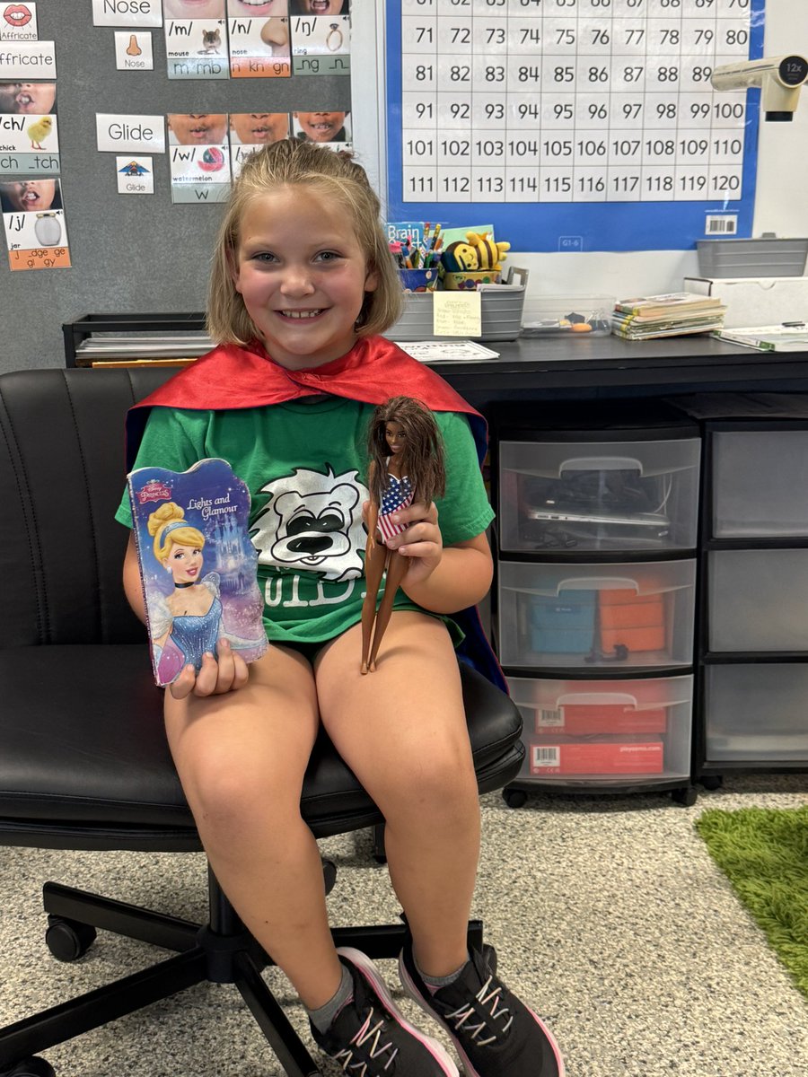 MrsO2ndGrade's tweet photo. Our 🌟STAR 🌟of the week was Paisley!  She loves softball, ramen, and the colors pink and purple.  Paisley wants to be a vet and visit Hawaii. 🥎🍜💜🌺 https://t.co/ecrZ7vushC