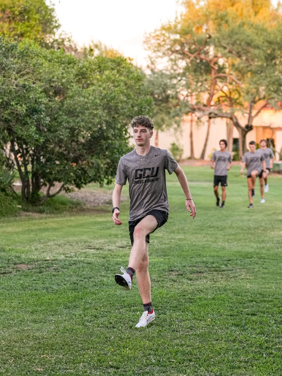 GCU_TrackXC's tweet image. Great walk through at Tucson Country Club! 😤😏

Dave Murray Invitational 🔜