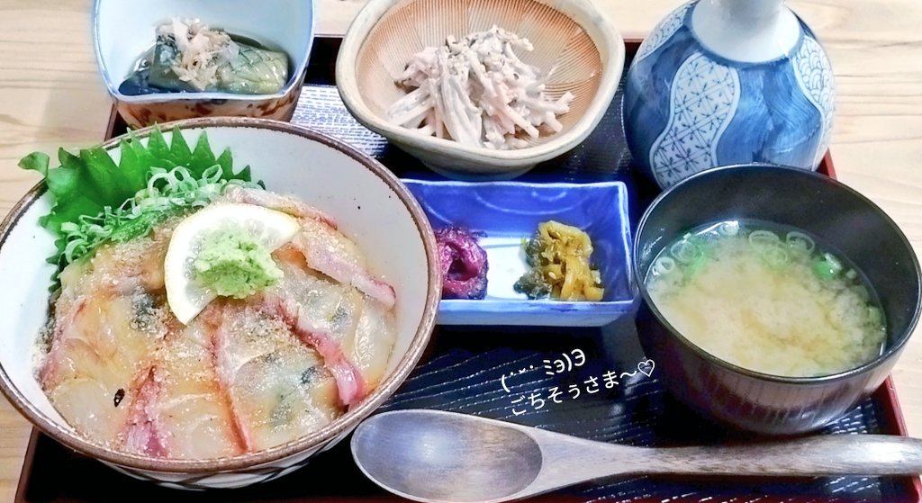 市場に連れてってもらった
❁ 鯛の漬け丼～ ε( ε ˙ᵕ˙)з♡