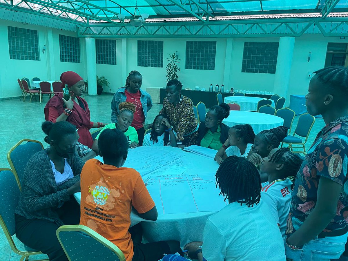 YUWMNairobi's tweet photo. The last day of our Social Accountability training brings together lessons from Neoliberalism, Macro, and Microeconomics. Empowered, informed, and ready to make a difference! Let’s turn knowledge into action. #EconomicSystems #TrainingForChange @ayt_org @ActionAid_Kenya @JudiA9 https://t.co/1ECmAcgUk8