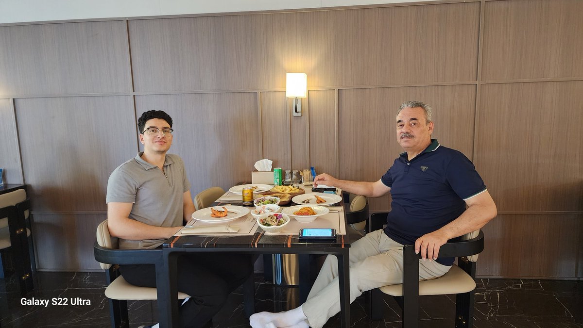 اللهم ارزقهم علماً نافعاً، وعملاً صالحاً، وخلقاً طيباً، ورفقة صالحة تدلّهم على الخير وتعينهم عليه.