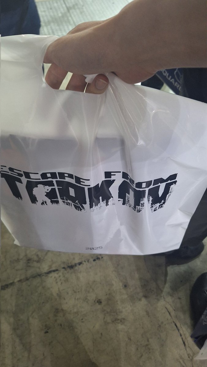 えるとね (@ltonewmv2) on Twitter photo 赤アロハ今買えた!
待ってよかった! 赤アロハ今買えた!
待ってよかった!
