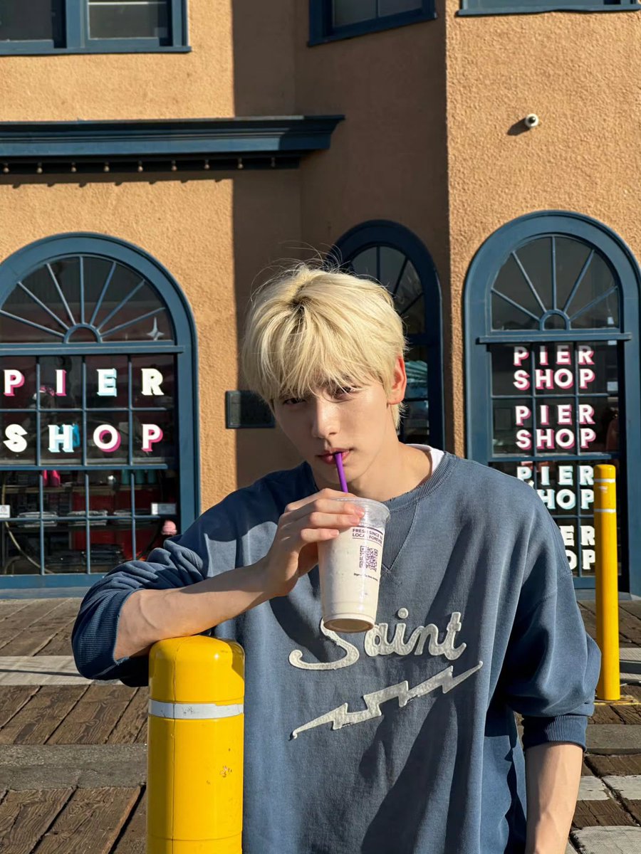 cpsoobin's tweet image. Halo dek, mau jalan jalan sama oppa?