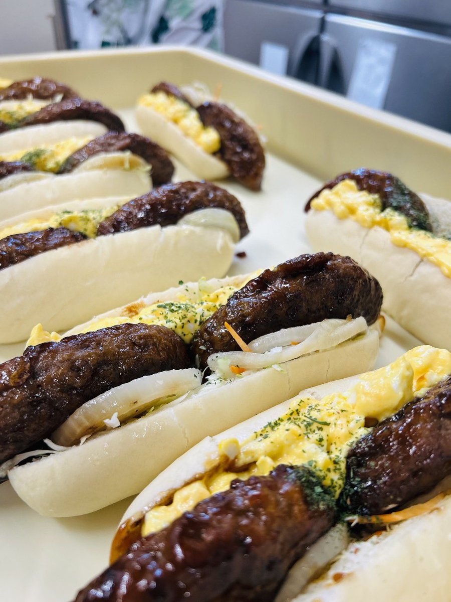 📢本日よりスタート！
🥖ニコッペパン 
✨️土・日2日間限定開催✨
・桜山豚のローストポークサンド¥500
・てりたまハンバーグサンド¥450

売り切れ次第終了なのでお早めにどうぞ😊
ご来店お待ちしております🥖💖