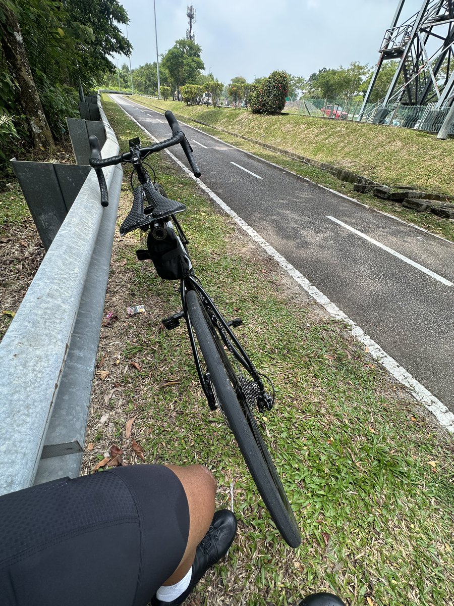 4shwb's tweet photo. cuaca suam suam kuku 🙃 https://t.co/SEFq45AwB3