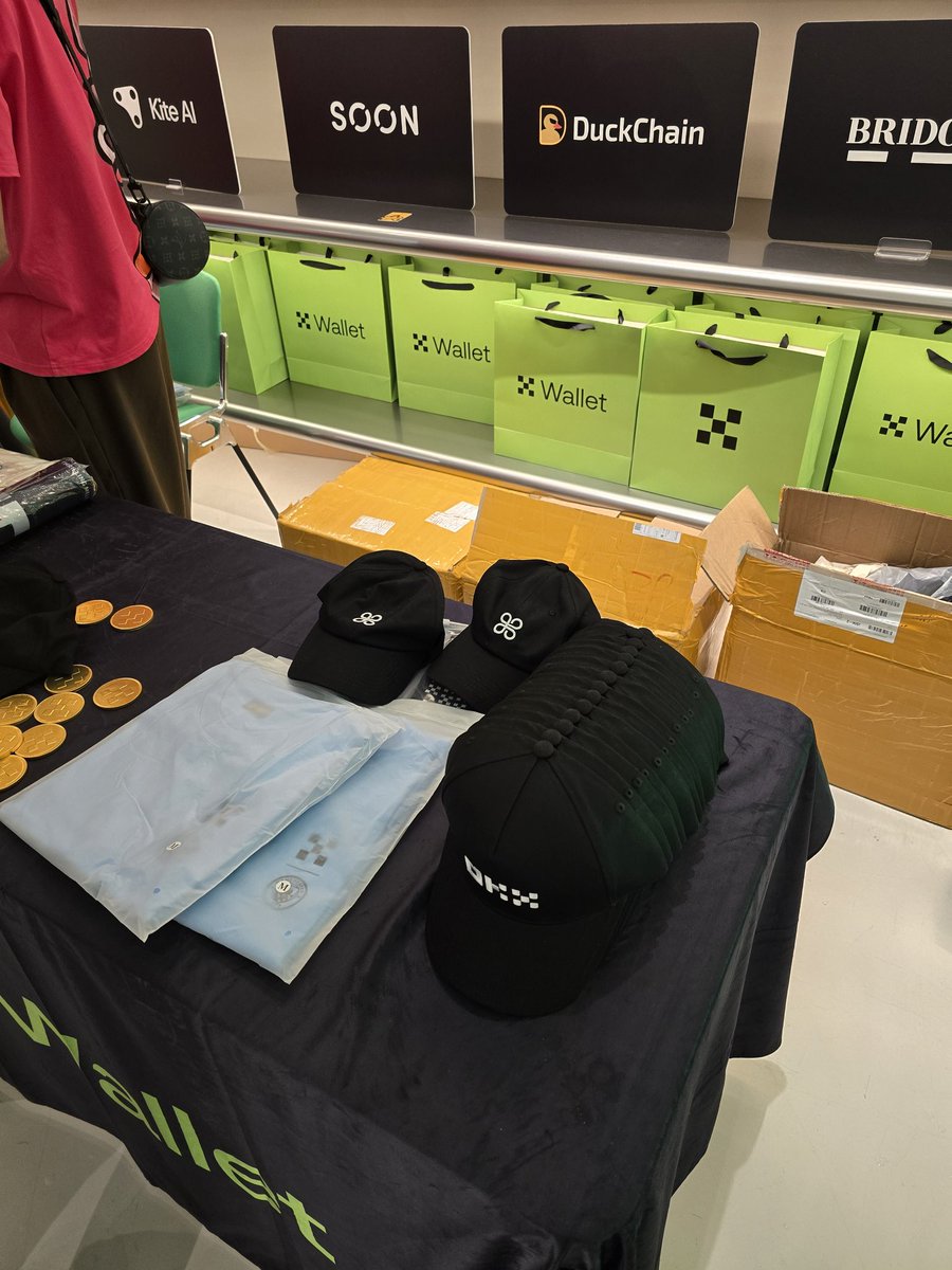 CryptoFarenheit's tweet image. [OKX Seoul Alpha Hunters 후기 KBW 2025]

지난 24일 열렸던 @wallet(OKX Wallet) @okxalphas 행사에 다녀왔습니다. 비가 많이 왔지만 참석자들이 많았고, venue 자체가 깔끔, 쾌적해서 좋았고요. 스폰서로 참여했던 @moveindustries 의 팀원들, CEO와 CTO도 만났습니다. (@torabyou @DasYoungy)…