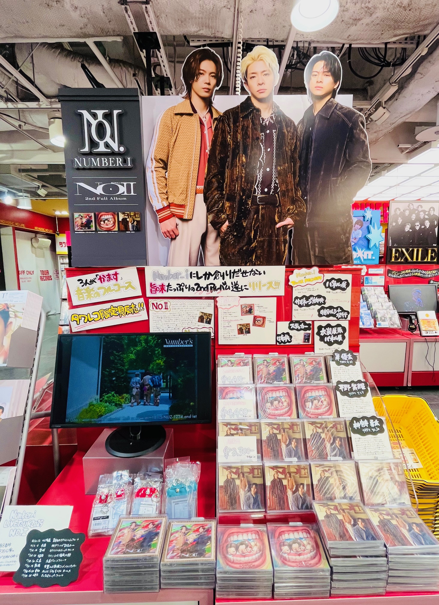kroi　unspoiled　発売記念　特大パネル　直筆サイン入り　渋谷タワレコ kroi unspoiled 発売記念 特大パネル 直筆サイン入り 渋谷