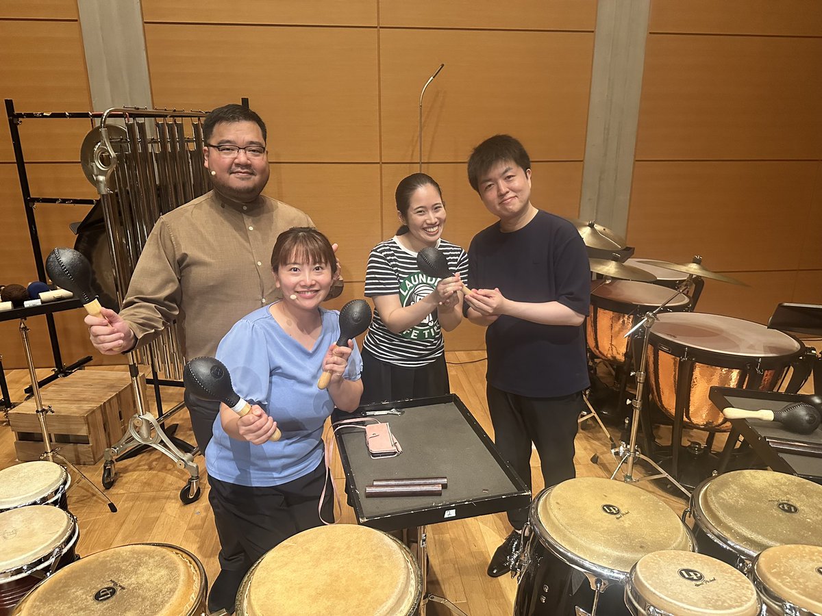 前々から楽しみにしていたケチャの本番が先日終わりました！
本番は取り憑かれたように演奏してしまいました。過去に演奏姿が🦍みたいって言われたことを思い出しました。
このメンバーの中で数日間演奏させていただけたことが本当に幸せです。楽しすぎて顔もお腹も痛かったです🤣