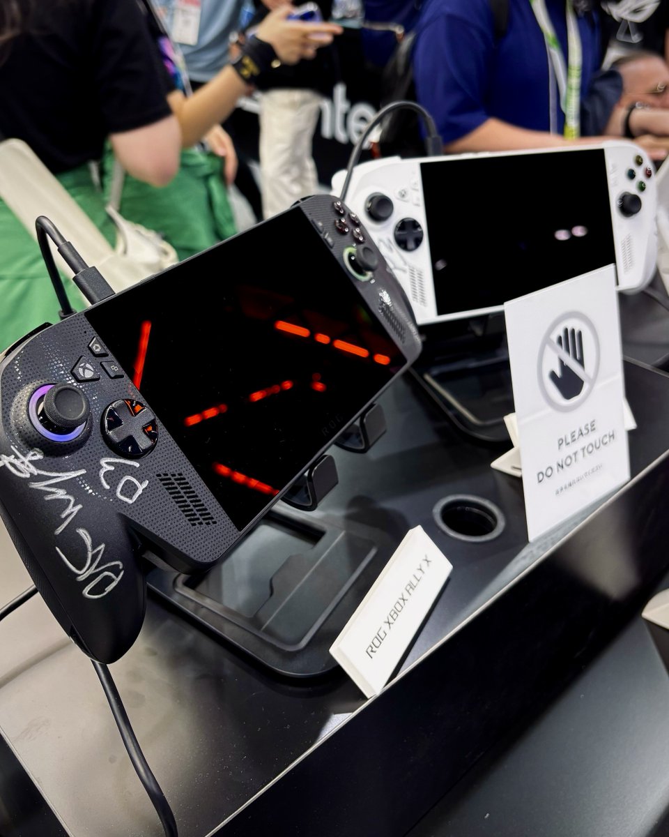 Tokyo Game Show 2025 ASUS JAPAN ブースでは、「特別」な ROG XBOX ALLY と ROG XBOX ALLY X が展示されています！
今すぐ ASUS JAPAN ブースを訪問して、誰もが使えるハンディな自由を体験してみてください！
ROG XBOX ALLY と ROG XBOX ALLY X は 10 月 16 日に発売予定！

現在、予約注文受付中！