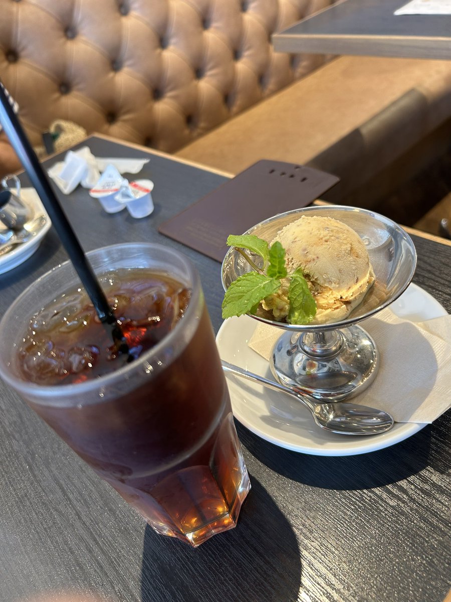 DXCmNtn7P0h00Qx's tweet photo. お疲れ様です♪
買い物で新宿に来てるんですが、お昼は東口ルミネにある「Wired Cafe」です。
QRコードで注文するスタイルなんですが、デザート、ドリンクが付いて1700円は、お財布的にも👍
#WiredCafe https://t.co/FwjOpqcgHD