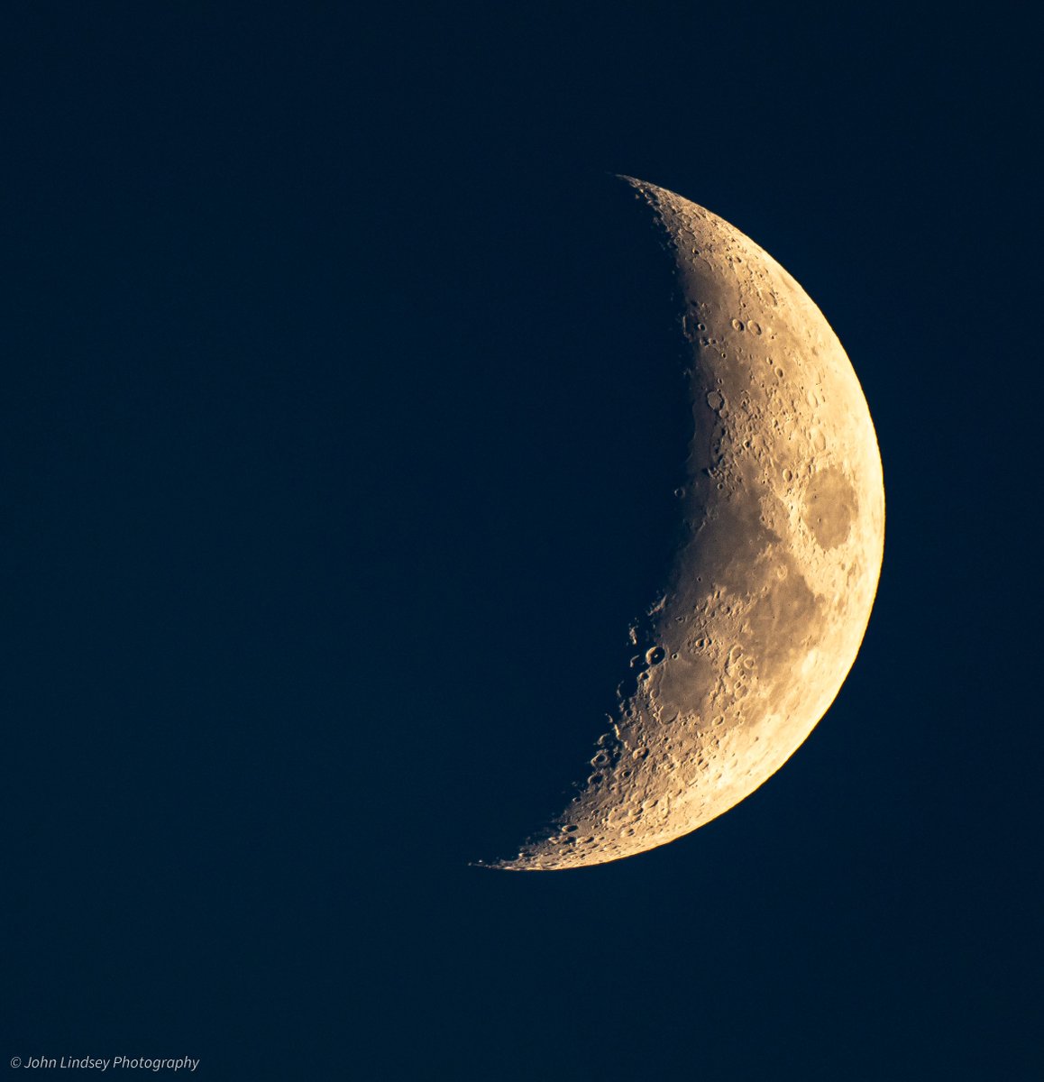 Catching that Waxing Crescent tonight — 20% bright, 100% magical. 🌙