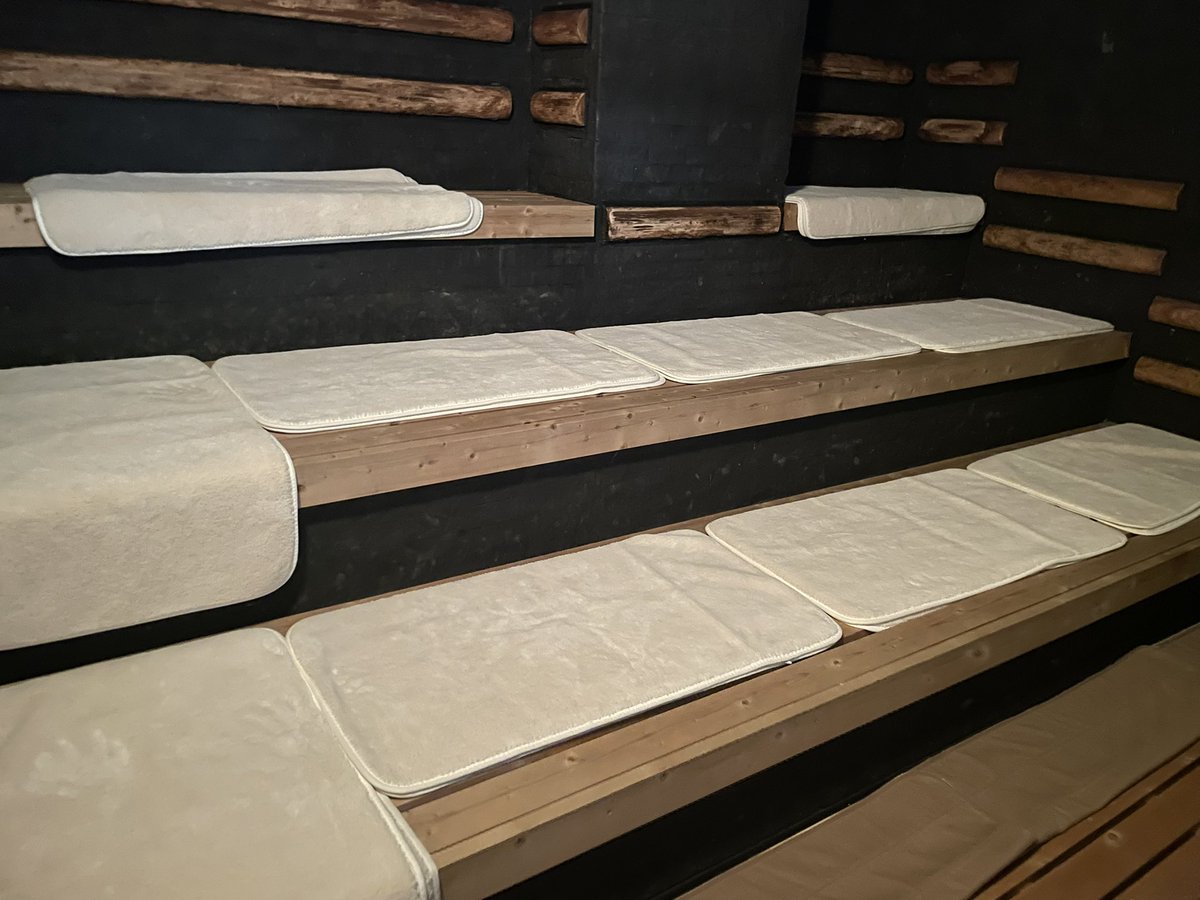 皆様すでにお気付きかとは思いますが、
男性女性共にメインサウナ室のサウナマットを2枚重ねに変更してます‼️

今までよりもさらにふかふか感🪽🫧アップ✨️

より快適なサウナ空間をご提供して参ります❣️

 #湯らっくす