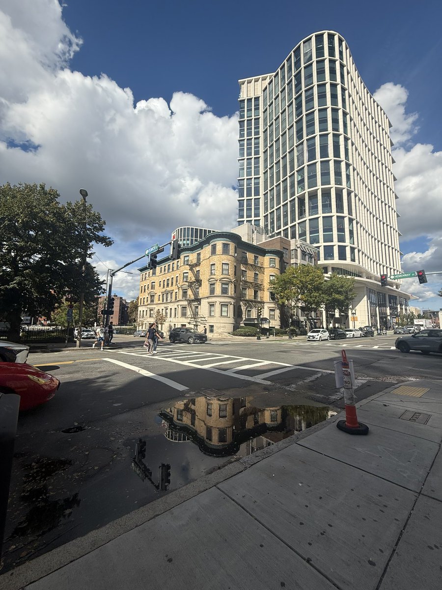 wapple15's tweet image. #ShadowsReflects #Boston