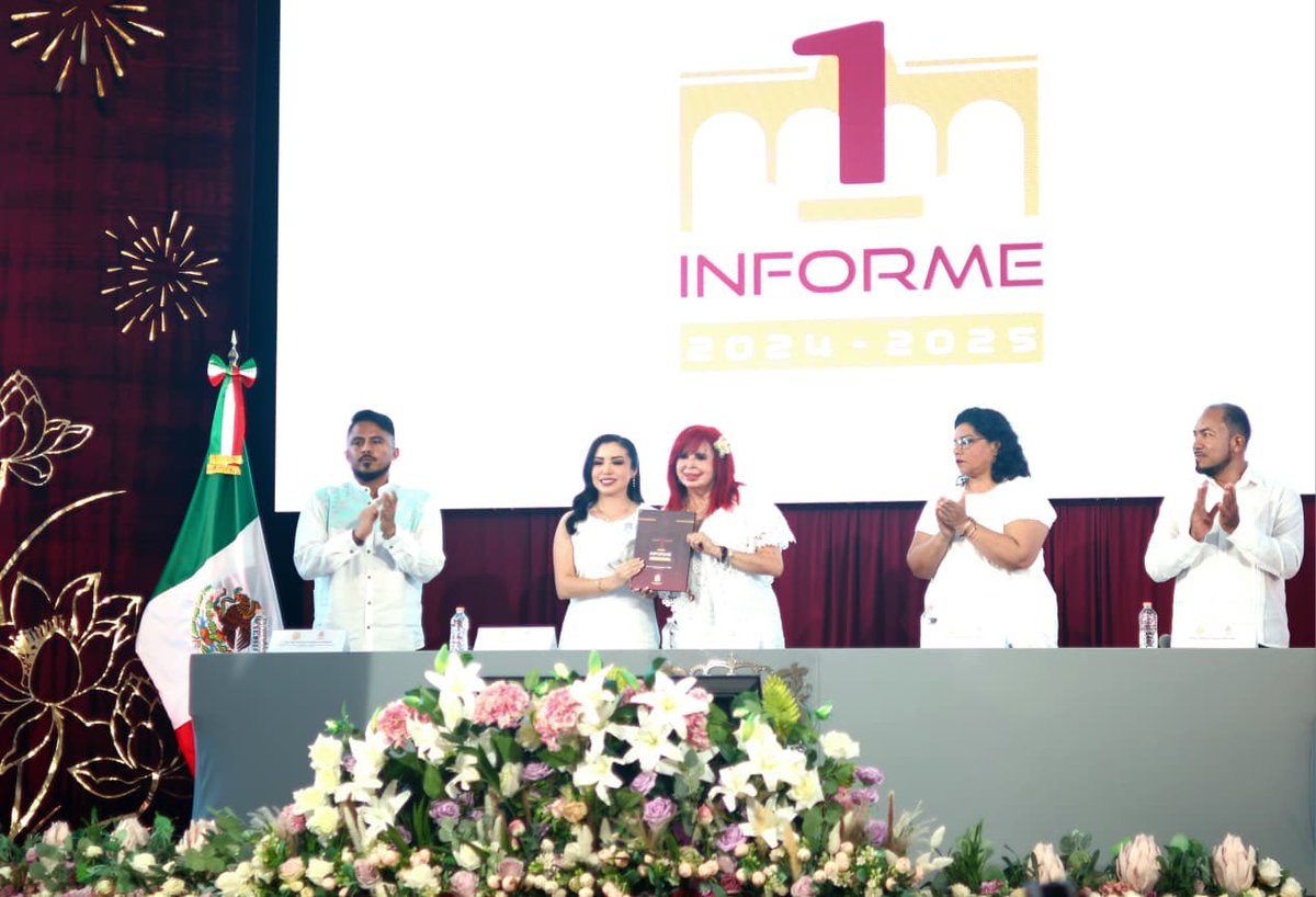 MartinaKantun's tweet photo. Acompañé a la alcaldesa @ClaudethOficial en su Primer Informe al frente del Ayuntamiento de #Champotón. Su compromiso con la transformación se refleja en acciones que fortalecen el bienestar y mejoran la vida de las familias.

#EsMartinaSenadora https://t.co/iQXpXwizZE