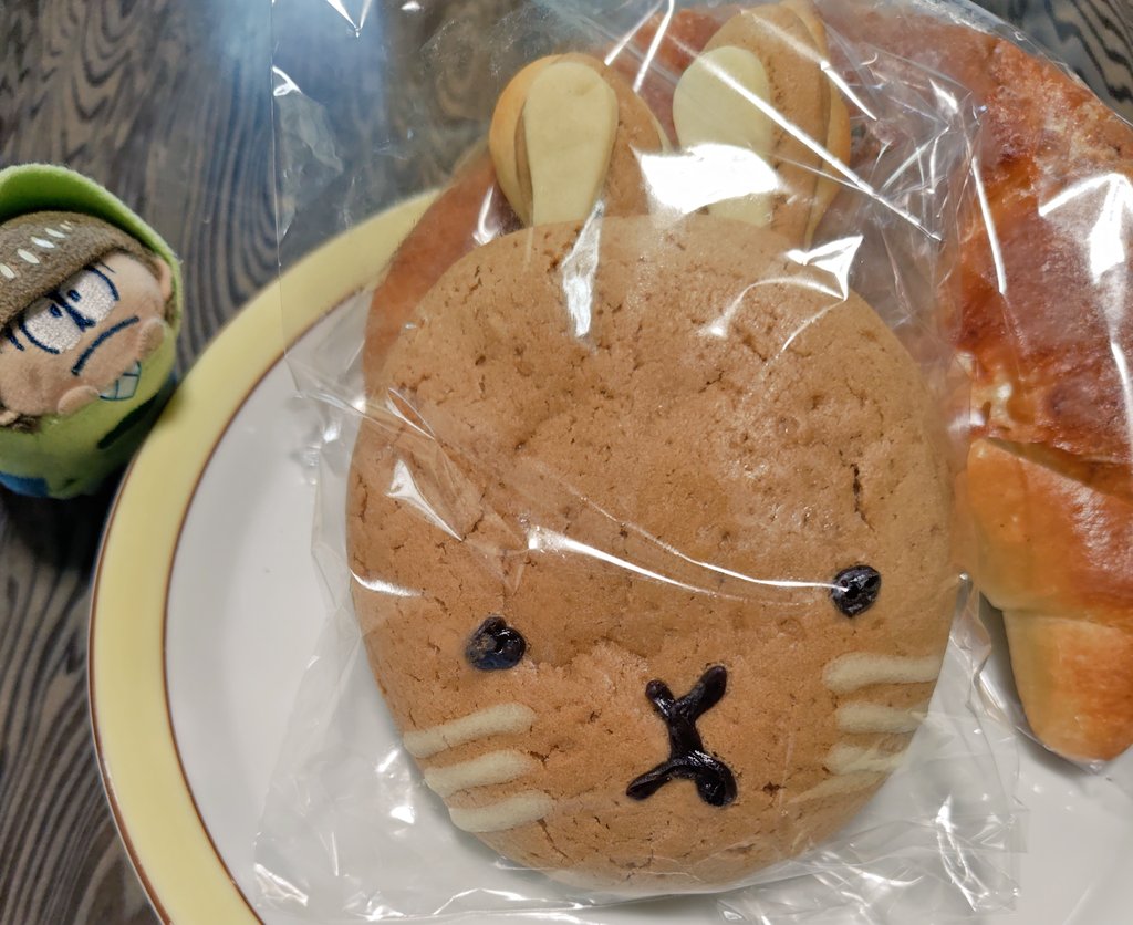 塩パンうさぎ 2024年5月新商品 - お知らせ - オーカワパン
