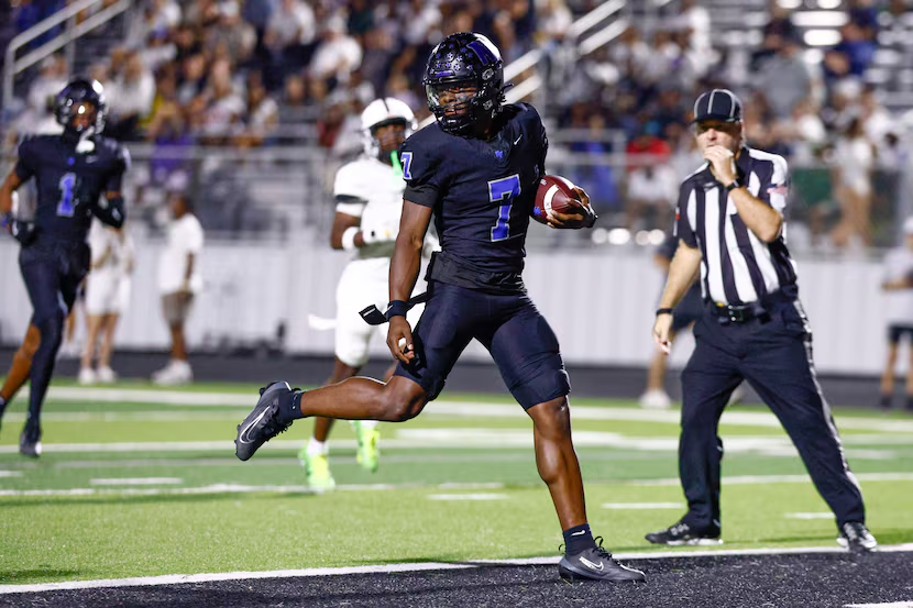 North Forney stays unbeaten against Forney thanks to run game, quarterback Legend Bey 

Full story ⬇️
dallasnews.com/high-school-sp…