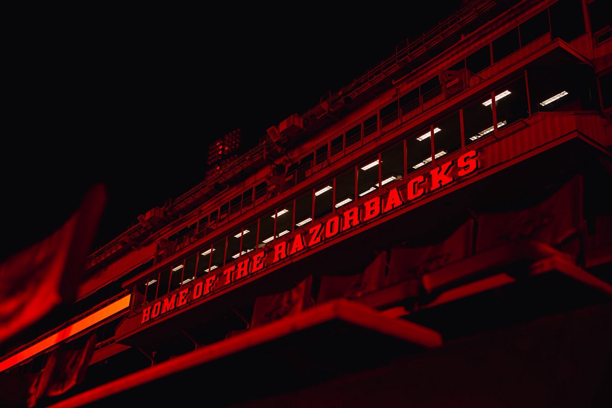 RazorbackFB's tweet image. Best sight on a Friday night 🚨🐗