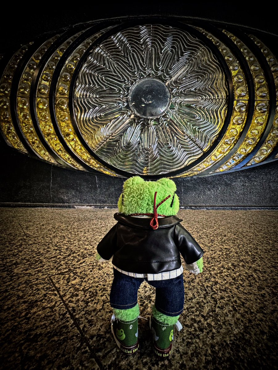 ras_hi_lands's tweet photo. ケロ十字軍総統🐸　ふふふ…どうだ、モリオよ…我と世界を手に入れようではないか

モリオ🐸　断るッッ！！ https://t.co/0n2DFUjrby