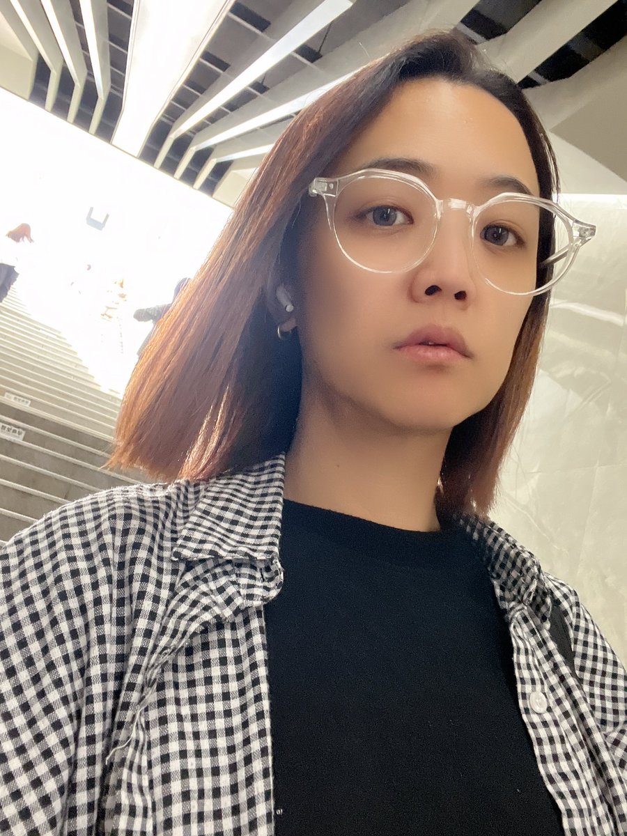 새벽에 선선하길래 살짝 두꺼운 셔츠를 입었더니 집에 갈 때가 되니까 덥네 😑