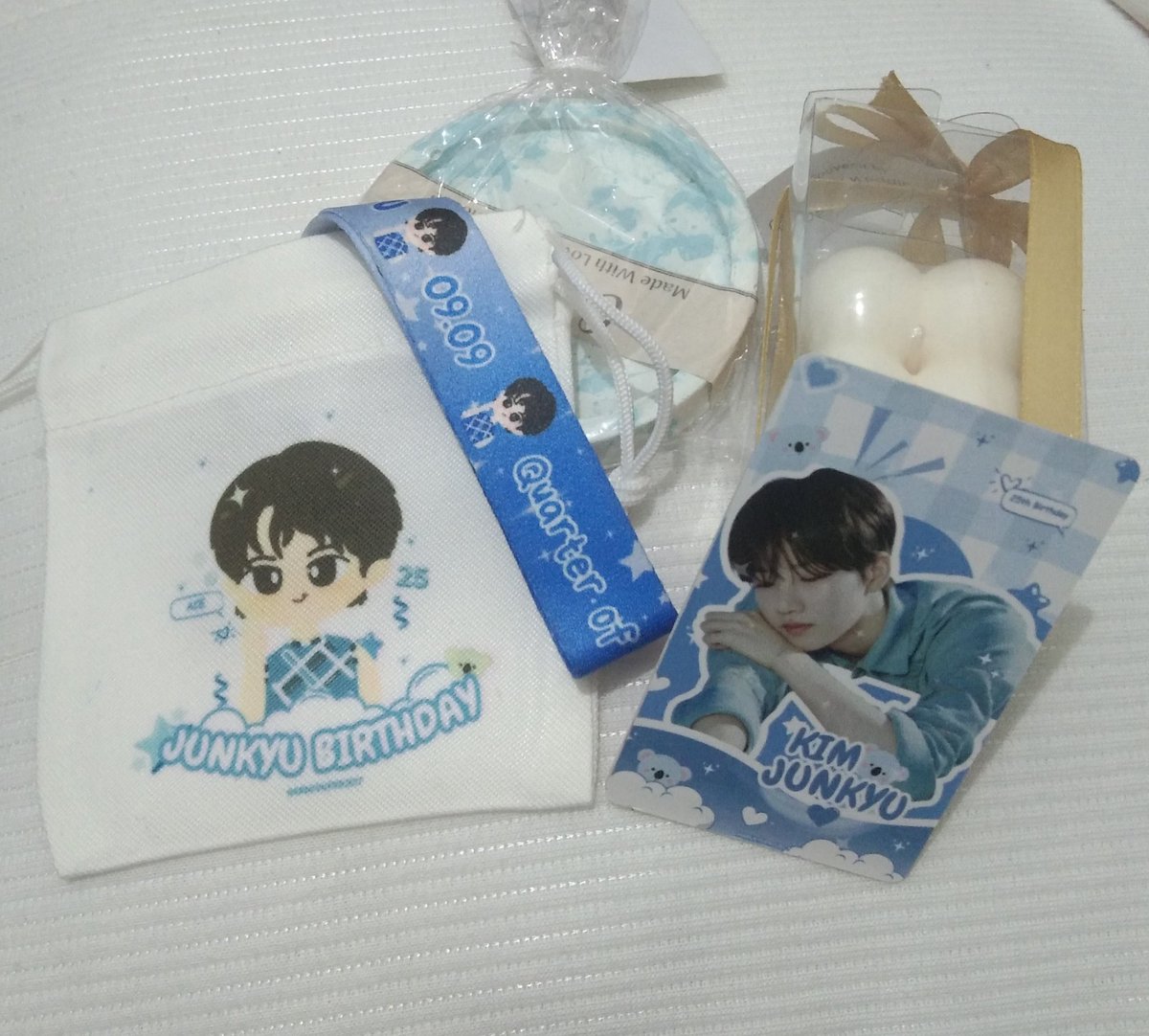 makasih banyak <a href="/HARUKYUPROJECT/">HARUKYU PROJECT</a> gemes gemes banget 😭 stikernya langsung ku pasang ke emoneyy lucuukk🫶