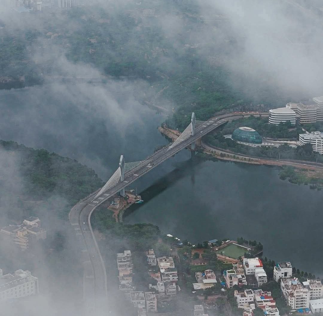 CricVipezAP's tweet image. The beauty of #Hyderabad  😻

#HyderabadRains #Monsoon2025